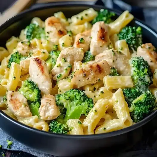 Creamy Broccoli and Tuna Pasta Bake